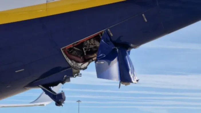 Súlyosan megsérült egy Ryanair repülőgép 181 utassal a fedélzetén a Stansted repülőtéren