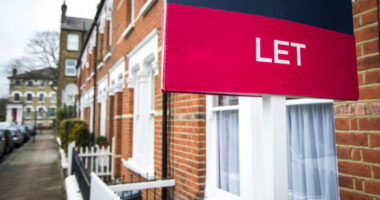„Havi 1750 fontunk van rá, de még így sem találunk egy rendes albérletet” – brutálisan felmentek a lakhatás költségei Nagy-Britanniában