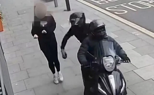 Akár 380 fontot is fizetnek egy okostelefon ellopásáért Londonban – gyerekeket toboroznak a bűnbandák