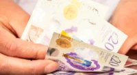 Riasztó jelentés: már 7,4 millió brit háztartásnak gondot okoz az élelmiszer és a rezsi kifizetése