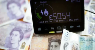 Újabb energiaválság jöhet? 500 fonttal is nőhetnek a brit rezsiszámlák az Irán–USA háború miatt