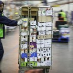 Az áruházi dolgozókat támogatások felvételére kényszerítik Nagy-Britanniában