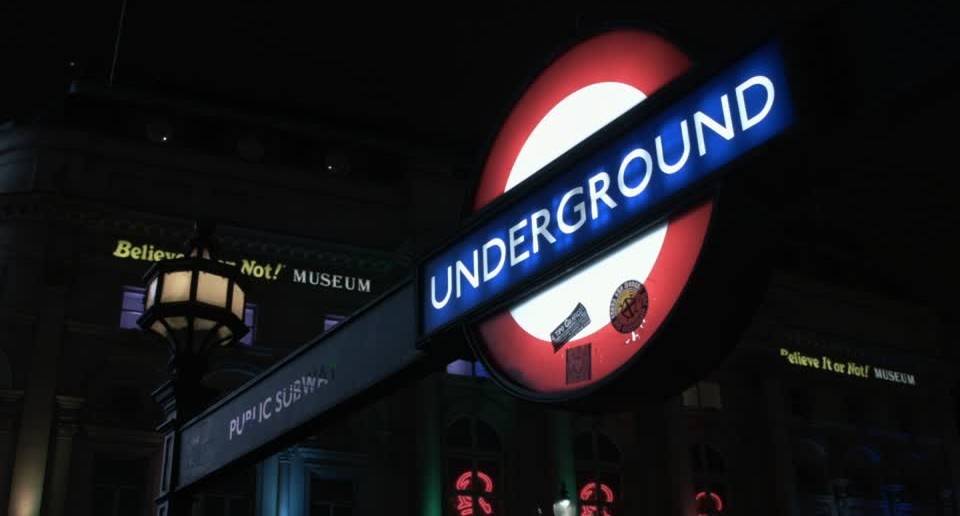 844524691-london-underground-city-of-london-subway-station-public-transport