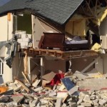 Darabokra robbant egy ház Dél-Angliában