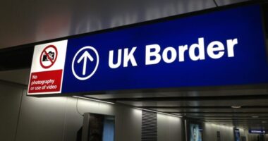 Nagyot zuhant a nettó migráció az Egyesült Királyságban - friss bevándorlási adatok