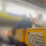 Ismét „elszabadult a pokol” a Ryanair egyik londoni járatán – összeverekedtek az utasok egy ülőhely miatt