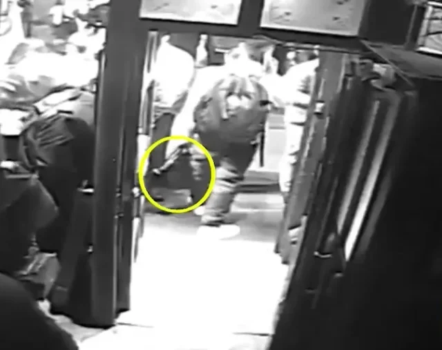 2 millió fontos Fabergé-tojást lopott el "az év balfácánja" Londonban – majd drogra cserélte, mert nem tudta mennyit ér 2 millió fontos Fabergé-tojást lopott el "az év balfácánja" Londonban – majd drogra cserélte, mert nem tudta mennyit ér