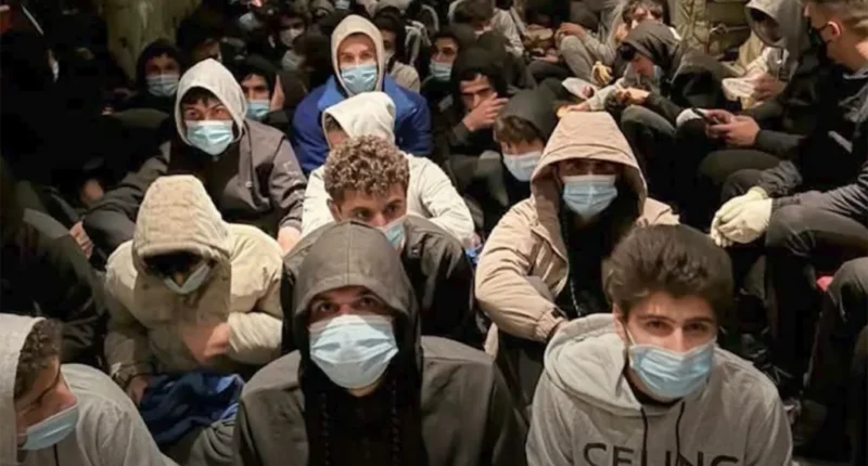 „Fizess, vagy kivesszük a vesédet” – több száz Egyesült Királyságba és Európába tartó migránst raboltak el és kínoztak meg
