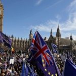 Hatalmas tüntetés a kilépés ellen: több tízezren vonultak utcára Londonban