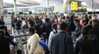 Több, mint 2 millióan lehetnek jogosultak akár £520-ra is Nagy-Britanniában a repülőjáratok késései és törlései miatt idén nyáron