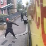 Kifosztották a mentőautót Londonban a nyílt utcán, miközben a mentősök egy embert láttak el