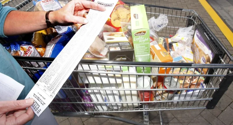 Árstop jöhet Angliában: A kormány befagyasztaná a tej, kenyér és tojás árát - A szupermarketek válaszoltak