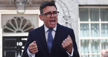 Andy Burnham első napja miniszterelnökként: menesztette Starmer kulcsembereit, és már holnap jönnek az első megélhetési intézkedések