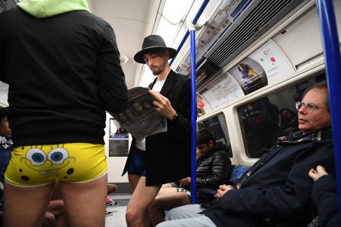 Ilyen a nadrág nélküli metrózás napja Londonban - képekben 5