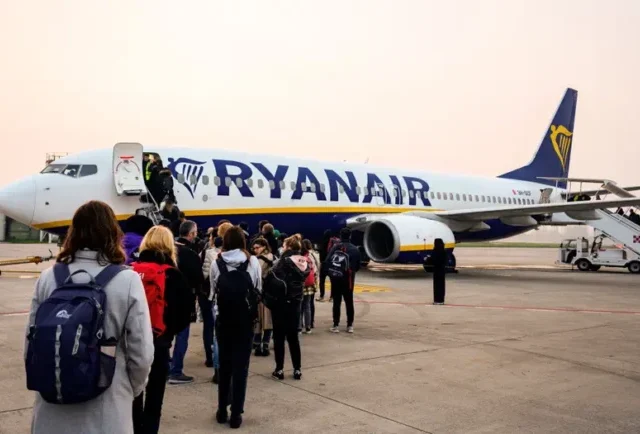 Fontos figyelmeztetés a Ryanairtől mindenkinek, aki repülővel utazik – akár 176%-kal is többet fizethetünk, ha erre nem figyelünk
