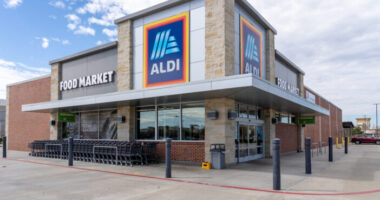 Az Aldi angliai magyar dolgozóját „mentális kínzásnak” tették ki, miután a szupermarket hamisan csalással vádolta