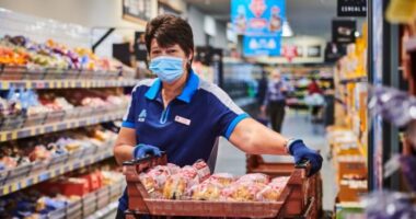 2000 új alkalmazottat keres az ismert szupermarket lánc Angliában egészen £61,000-os fizetésig