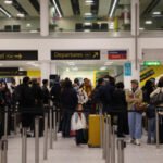 Kézigránátot akart felvinni a repülőgépre egy nő a London Gatwick repülőtéren