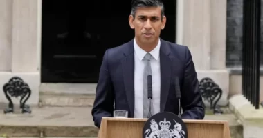 „az előző miniszterelnök hibákat követett el… de én helyrehozom” – az új brit miniszterelnök mai első beszéde az ország helyzetét és jövőjét illetően