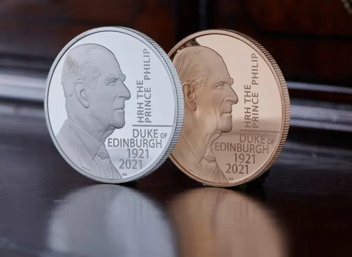 Új £5-os pénzérme Nagy-Britanniában Fülöp herceg tiszteletére