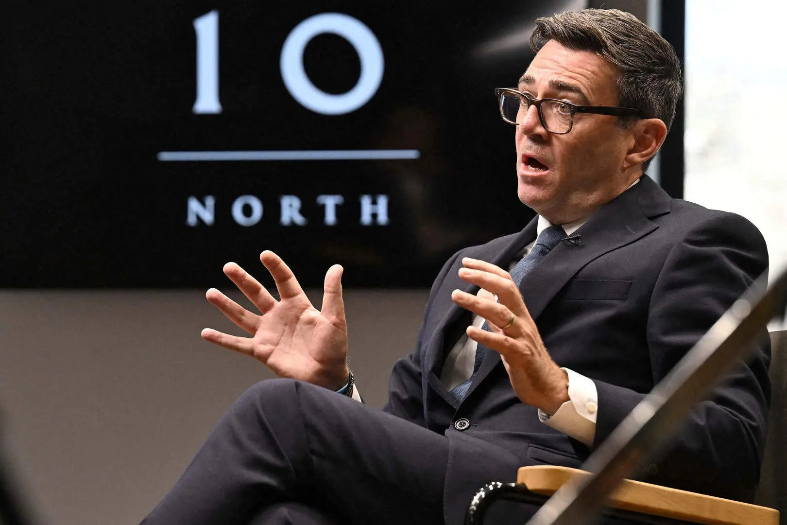 andy burnham támogatások szigorítás Anglia