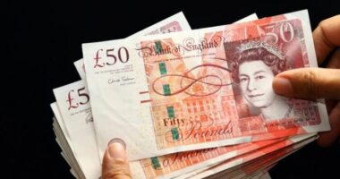 Rengeteg fiatal jogosult lehet 1900 fontra Nagy-Britanniában úgy, hogy nem is tudnak róla