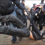 Tömegverekedés tört ki a brit-francia határátkelő mellett: 5 migránst lelőttek