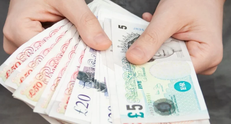 £240-ot zsebelhetünk be "ingyen" még karácsony előtt Angliában egy egyszerű trükkel - itt van, hogy hogyan