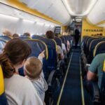 Fontos változás a Ryanairnél, aminek minden család örülni fog – azonnali hatállyal eltörölték a felháborodást keltő díjat