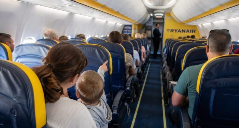Fontos változás a Ryanairnél, aminek minden család örülni fog - azonnali hatállyal eltörölték a felháborodást keltő díjat