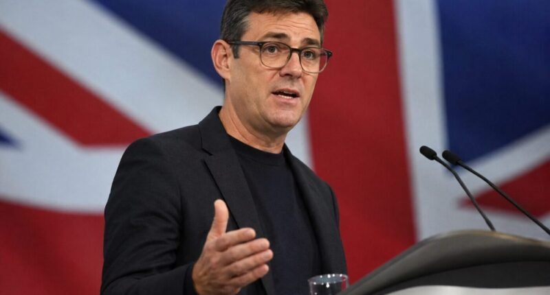 Andy Burnham bemutatta Nagy-Britannia 10 éves átalakítási tervét – új korszak jön, és történelmi reformokat ígér