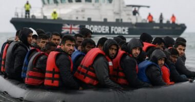 Akár 10 000 fontot is visszafizettetne a brit kormány a menedékkérőkkel, miután munkába állnak
