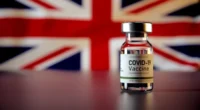 Megdöbbentő beismerés az egyik legnagyobb, brit Covid vakcinagyártótól – világszinten visszavonták a koronavirus elleni oltásukat 2