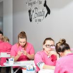 Kitörési lehetőség az angliai magyaroknak: így lehet saját szakmád állami támogatásból