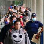 A koronavírusnak köszönhető munkanélküliség Angliában a kisebbségi csoportokat és a fiatalokat sújtja leginkább