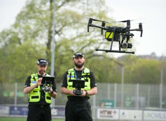 Drónokat fog mostantól kiküldeni a rendőrség a bűncselekmények helyszínére Londonban – új korszak kezdődik