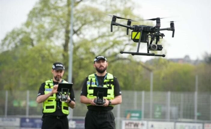 Drónokat fog mostantól kiküldeni a rendőrség a bűncselekmények helyszínére Londonban - új korszak kezdődik
