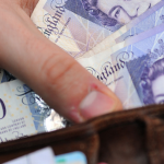 Az általános támogatás (Universal Credit) és annak igénylése Angliában