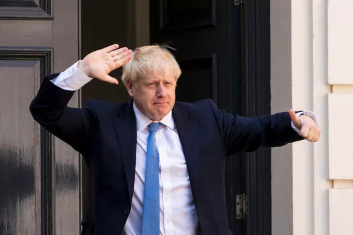 Az új brit kormány nem akarja garantálni, hogy megvédi az EU polgárok jogait a „no-deal Brexit” után