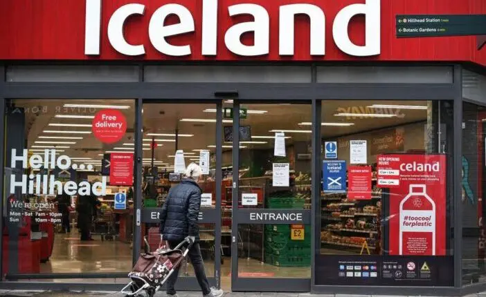 Óriási, országos méretű akcióval áll elő az Iceland Nagy-Britanniában: 3 termék 3p-ért