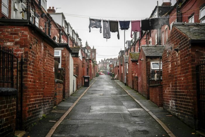 „Nem kapcsolom fel a lámpát, nincs rá pénzem" - rengetegen élnek hónapról hónapra, adósságcsapdában Nagy-Britanniában „Nem kapcsolom fel a lámpát, nincs rá pénzem" - rengetegen élnek hónapról hónapra, adósságcsapdában Nagy-Britanniában