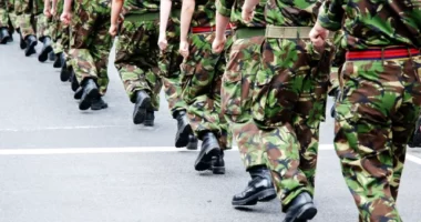 "A briteknek fel kell készülniük a sorozásra és az oroszokkal való háborúra a következő hat évben"