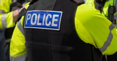 Kirúgtak egy rendőrnőt Angliában, mert home office-ban nehezéket rakott a billentyűzetre, hogy úgy tűnjön, dolgozik