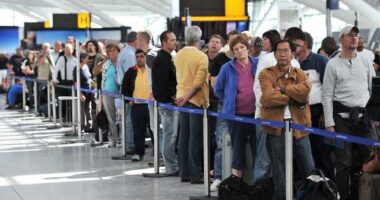 Figyelem! Nagy-Britannia legnagyobb repülőterén napi limitet vezettek be, hogy hány ember utazhat