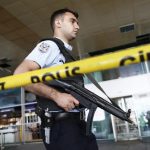 Terrortámadás Európa harmadik legnagyobb repülőterén: két bomba is robbant