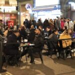 Elképesztő mennyiségű kaja megy kárba az új szabályok miatt a pubokban Angliában