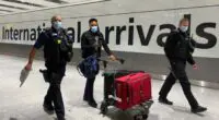 Még tovább szigorodnak a szabályok a Nagy-Britanniába érkezőkkel szemben a járvány miatt 2