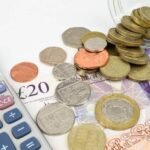 Itt van, hogy mi mindennek emelkedik az ára áprilistól Nagy-Britanniában – érdemes képben lenni, hogy ne érjen kellemetlen meglepetés