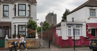 Új intézkedések jönnek Nagy-Britanniában az aljas landlordok megfékezésére és a lakhatási problémák orvoslására