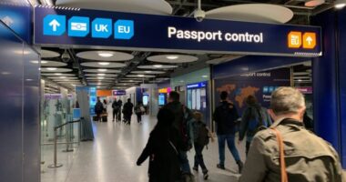 Nagy újítás jön a brit határokon és repülőtereken, amely sokkal gyorsabbá teszi az ellenőrzést és az áthaladást az utazók számára 1
